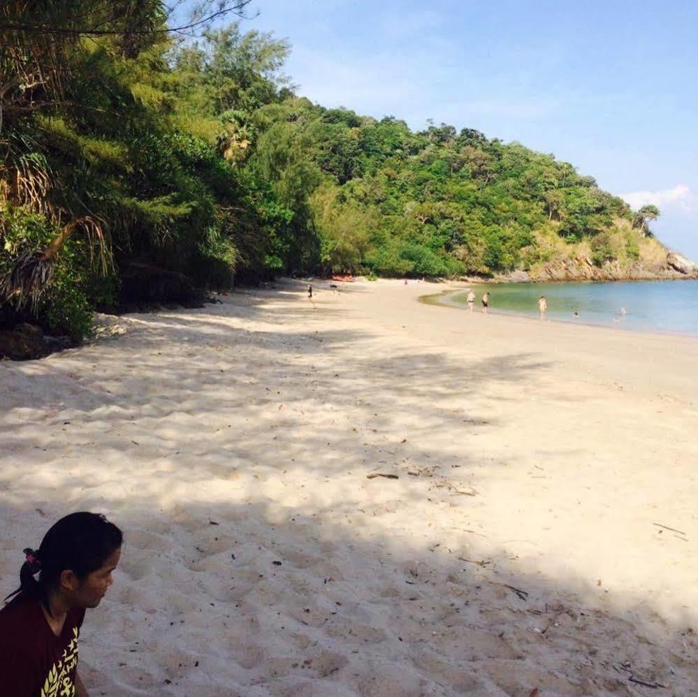 แกรนด์ เฮ้าส์ Hotel เกาะลันตา ภายนอก รูปภาพ